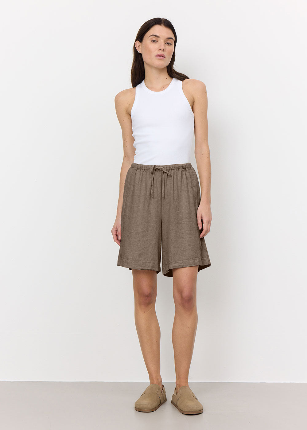 Naja 25 Shorts - Brown - Domino Style