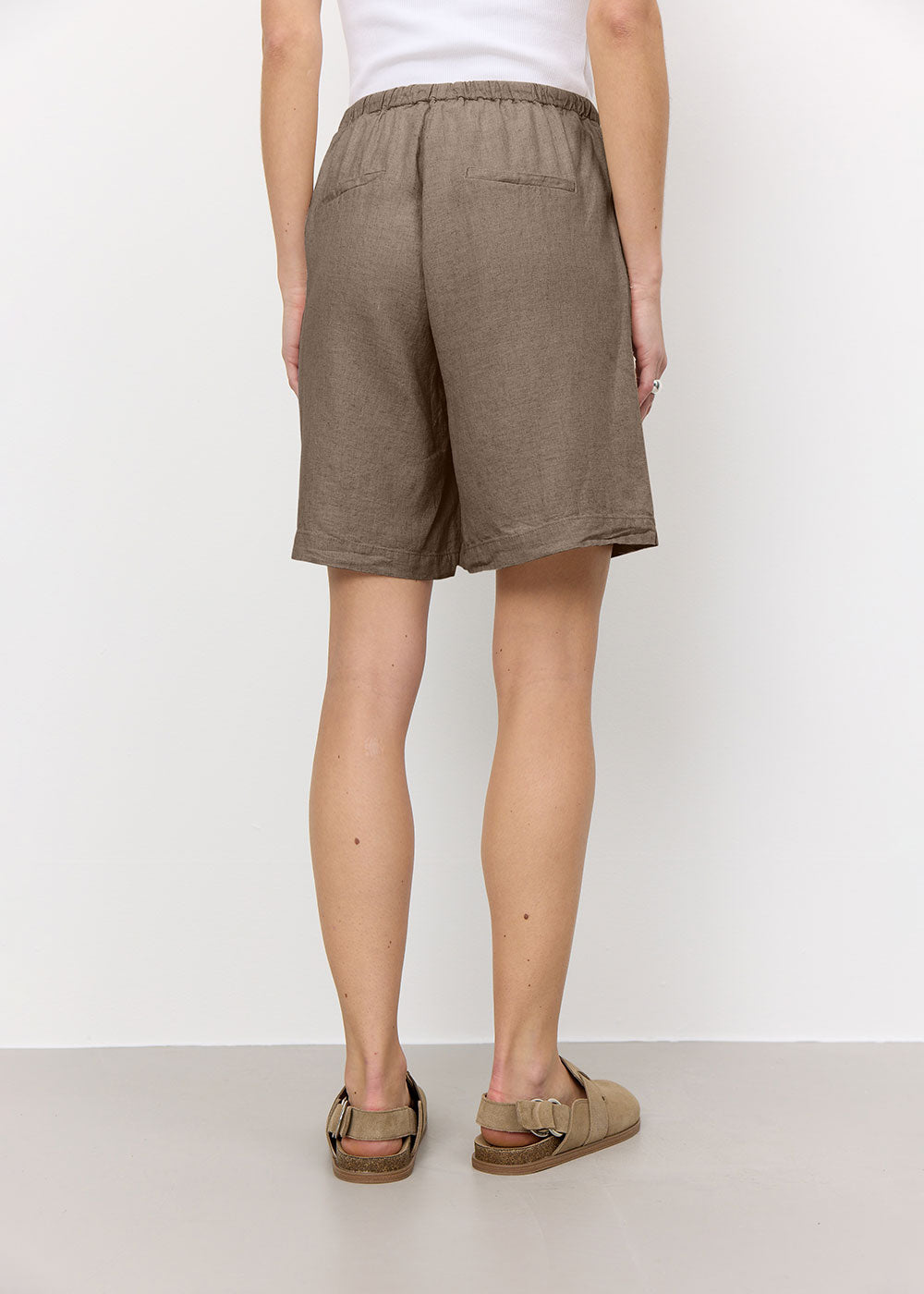 Naja 25 Shorts - Brown - Domino Style